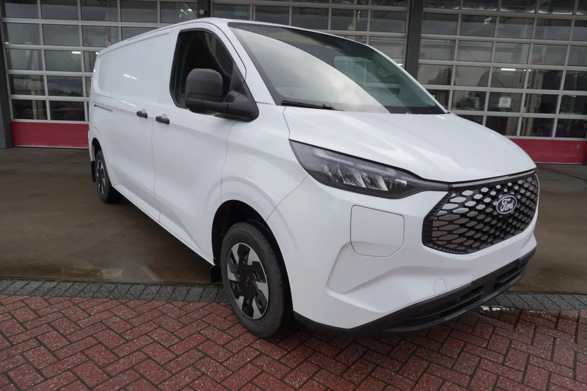 340 L2H1 136PK Trend 65 kWh Elektrisch Nr. V220 | Airco | Cruise | Apple CP-Android | Camera