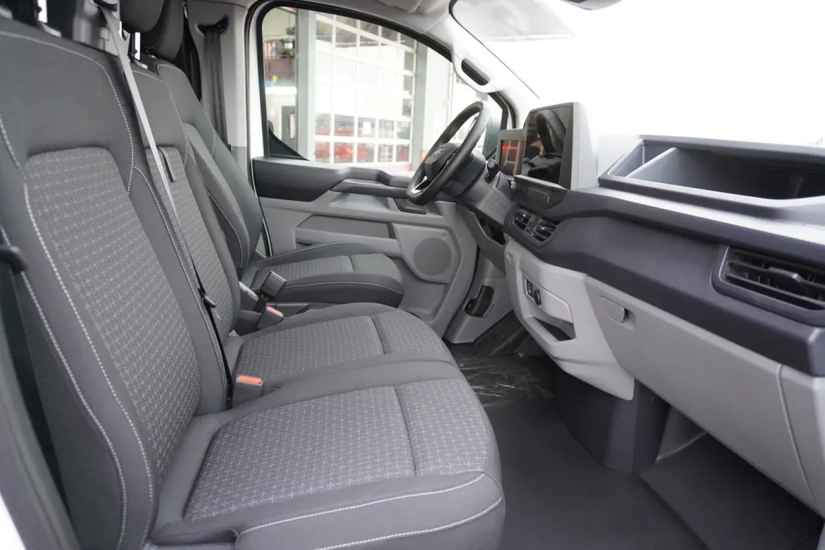 Cust. 340 L2H1 136PK Trend 65 kWh Elektrisch Nr. V046 | Airco | Cruise | Apple CP-Android | Camera