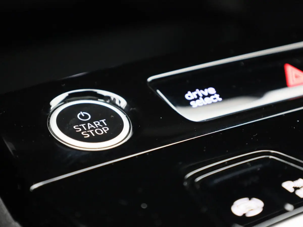S edition performance 100 kWh | Demo | Automaat | Navigatie | 360 Camera | Panoramadak | Adaptive Cruise Control | S-line | Lichtmetalen velgen |