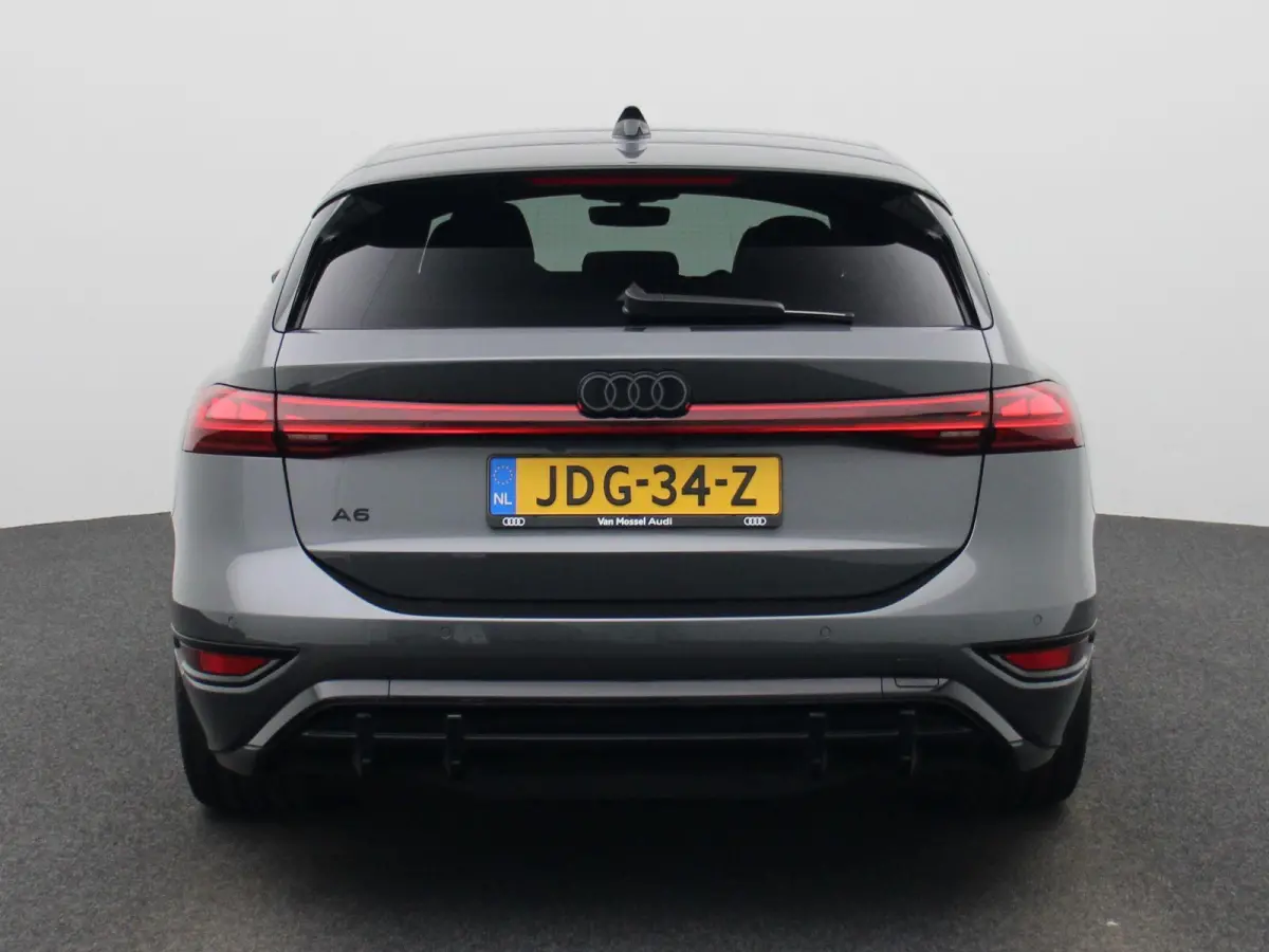 S edition performance 100 kWh | Demo | Automaat | Navigatie | 360 Camera | Panoramadak | Adaptive Cruise Control | S-line | Lichtmetalen velgen |