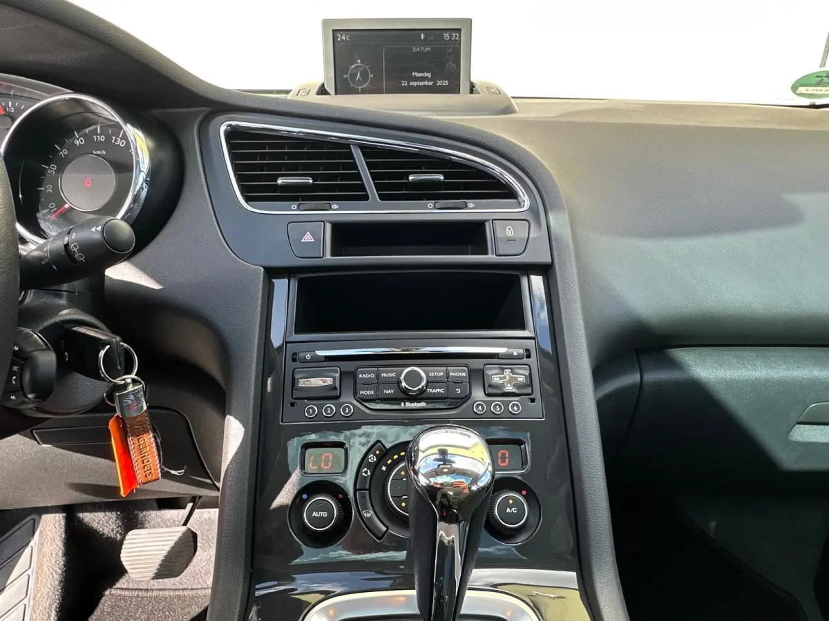 1.6 THP Active 5p./PANO/CAMERA/NAVI/AUT/NAP