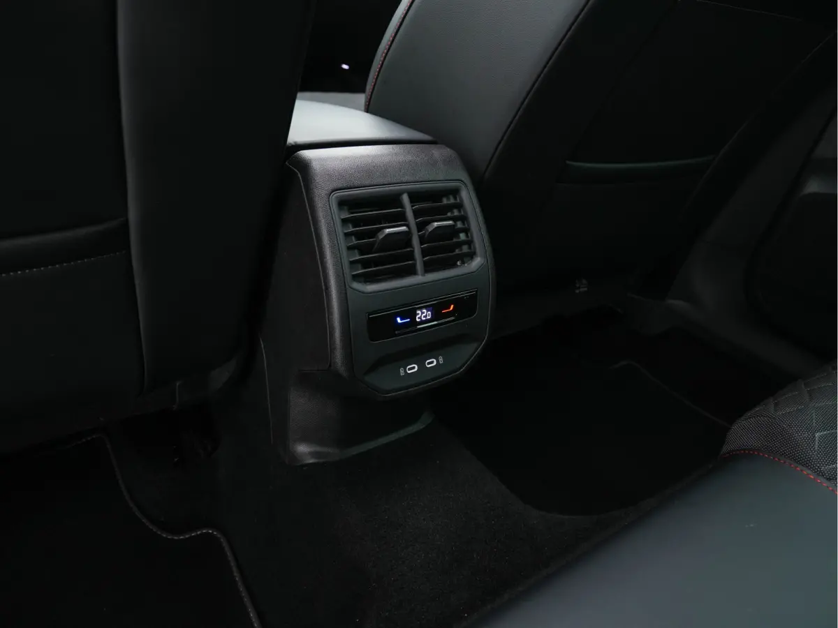 2.0 TDI FR Business Intense (INCL-BTW) Aut.  *PANO | FULL-LED | ADAPTIVE-CRUISE | DIGI-COCKPIT | NAVI-FULLMAP | LEATHER-MICROFIBRE | CARPLAY | KEYLESS | SHIFT-PADDLES | SPORT-SEATS | AMBIENT
