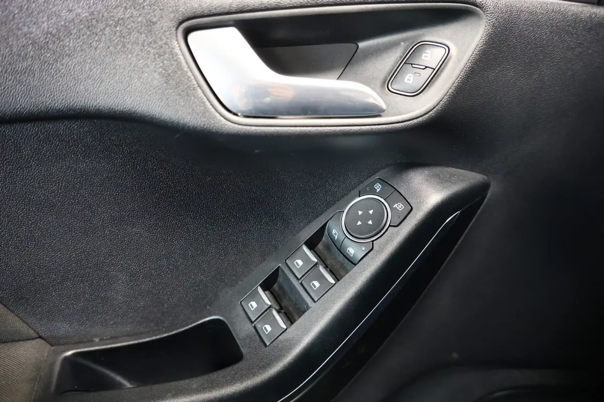 1.0 EcoBoost Titanium B&O NAVI CLIMA CARPLAY PDC StoelVW PDC PARKass. '18