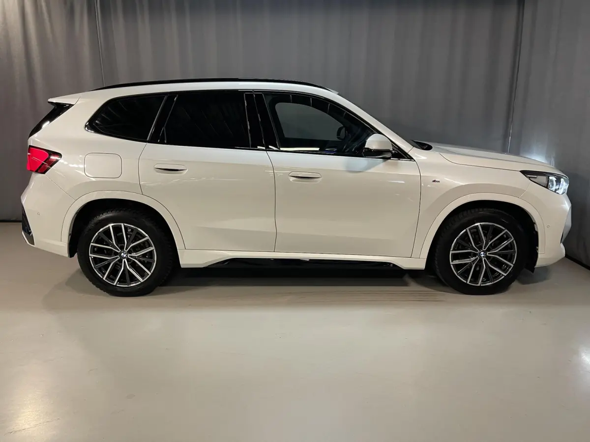 sDrive18i M Sport Shadow Line 18"/Sportstoelen/Adaptieve cruise/Keyless/Stoelverwarming/Camera/Elektrisch klep