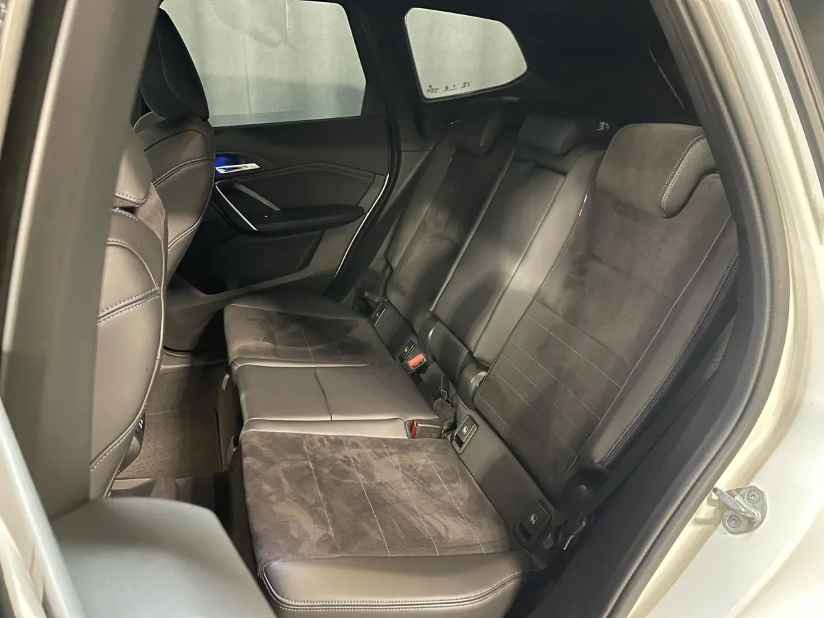sDrive18i M Sport Shadow Line 18"/Sportstoelen/Adaptieve cruise/Keyless/Stoelverwarming/Camera/Elektrisch klep