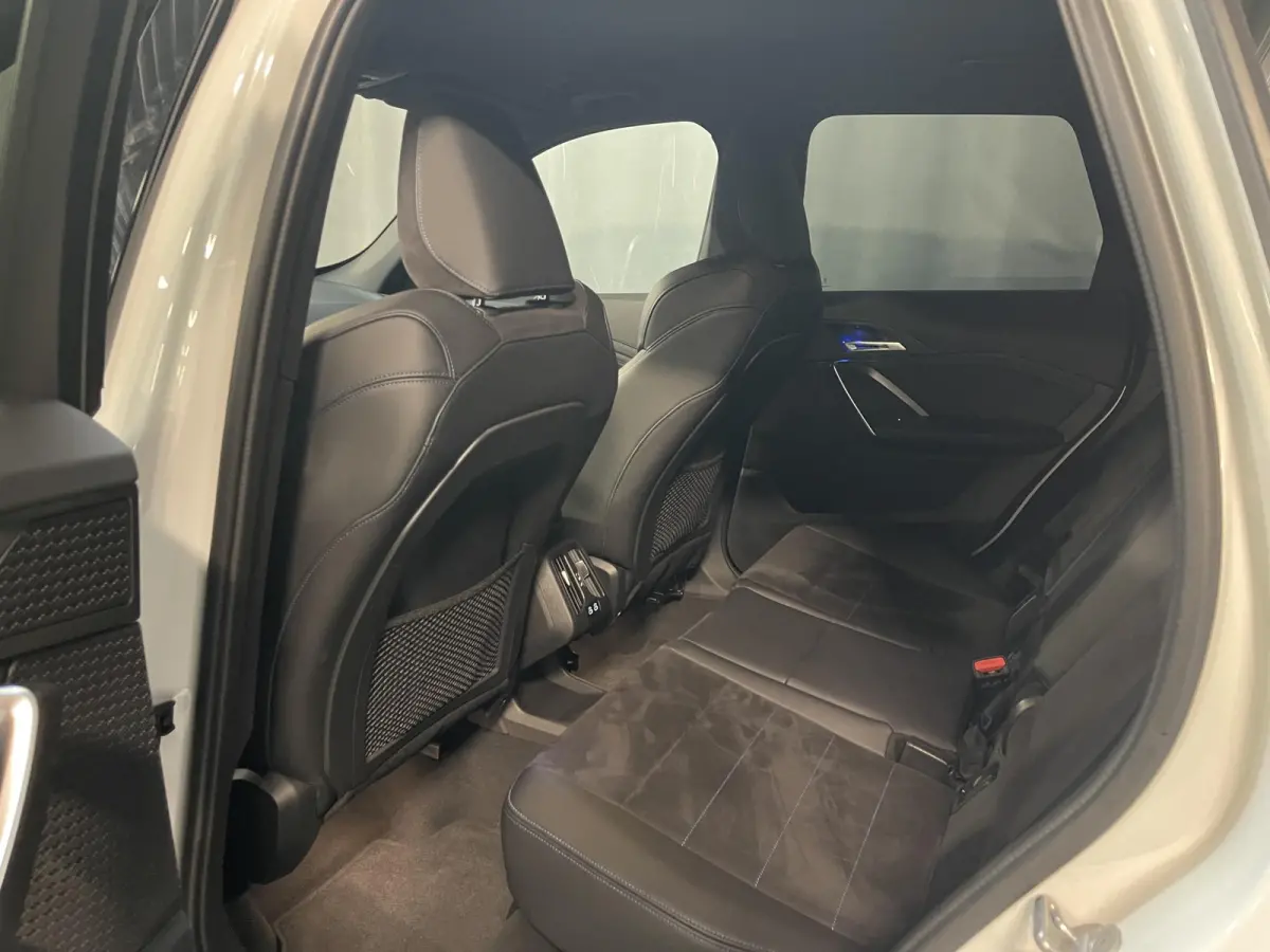 sDrive18i M Sport Shadow Line 18"/Sportstoelen/Adaptieve cruise/Keyless/Stoelverwarming/Camera/Elektrisch klep