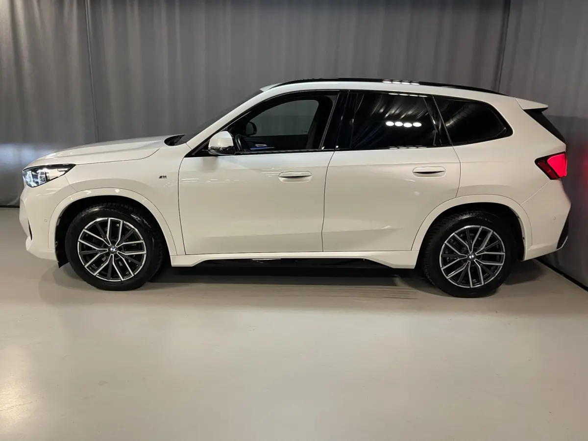 sDrive18i M Sport Shadow Line 18"/Sportstoelen/Adaptieve cruise/Keyless/Stoelverwarming/Camera/Elektrisch klep