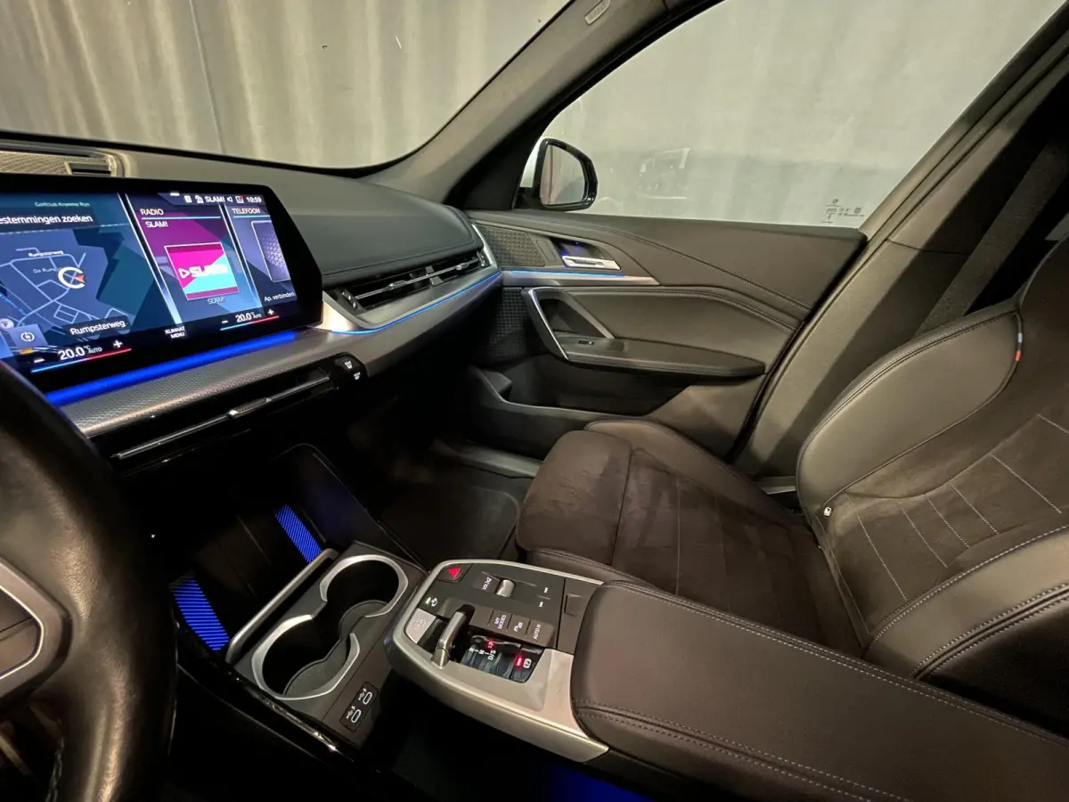 sDrive18i M Sport Shadow Line 18"/Sportstoelen/Adaptieve cruise/Keyless/Stoelverwarming/Camera/Elektrisch klep