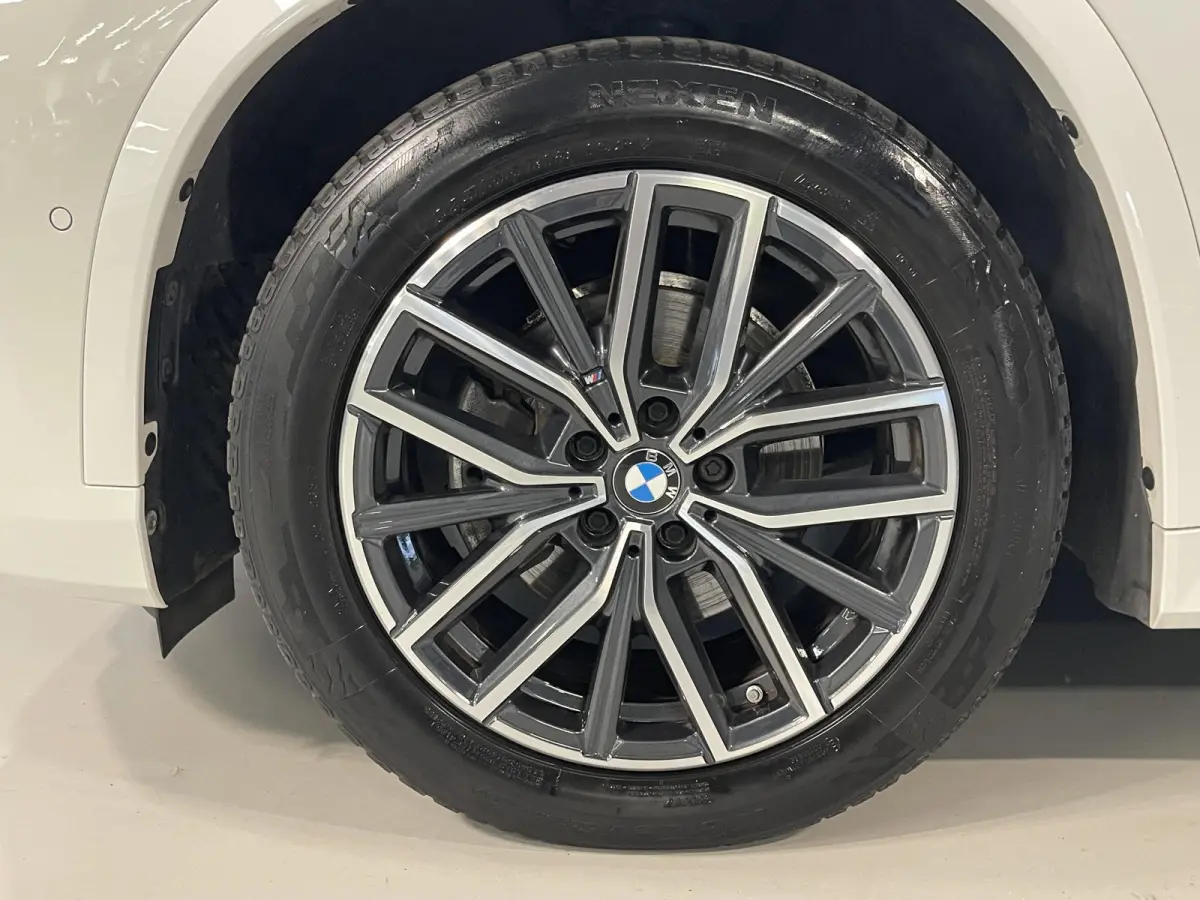 sDrive18i M Sport Shadow Line 18"/Sportstoelen/Adaptieve cruise/Keyless/Stoelverwarming/Camera/Elektrisch klep