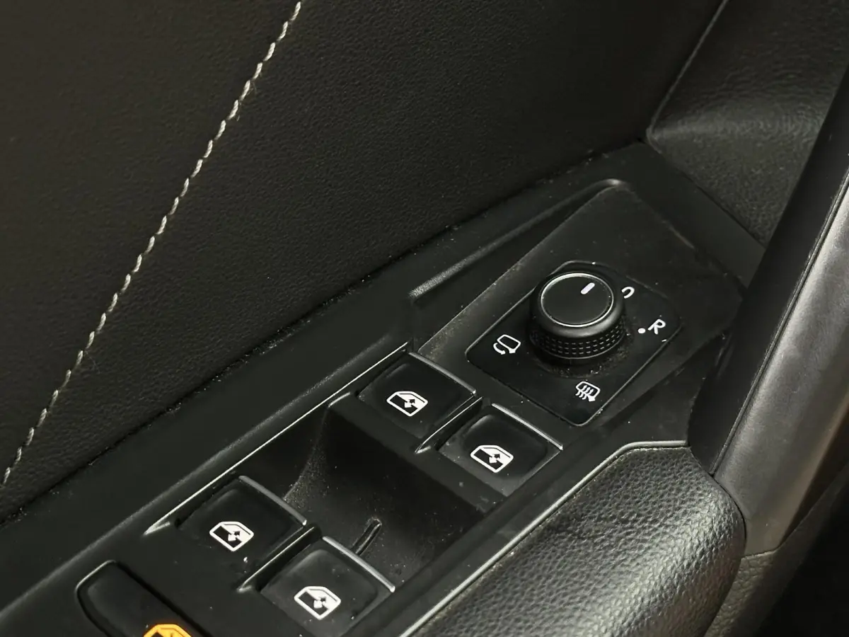 1.5 TSI R-Line 7-PERSOONS 7P IQ HEADUP PANORAMA 3X R