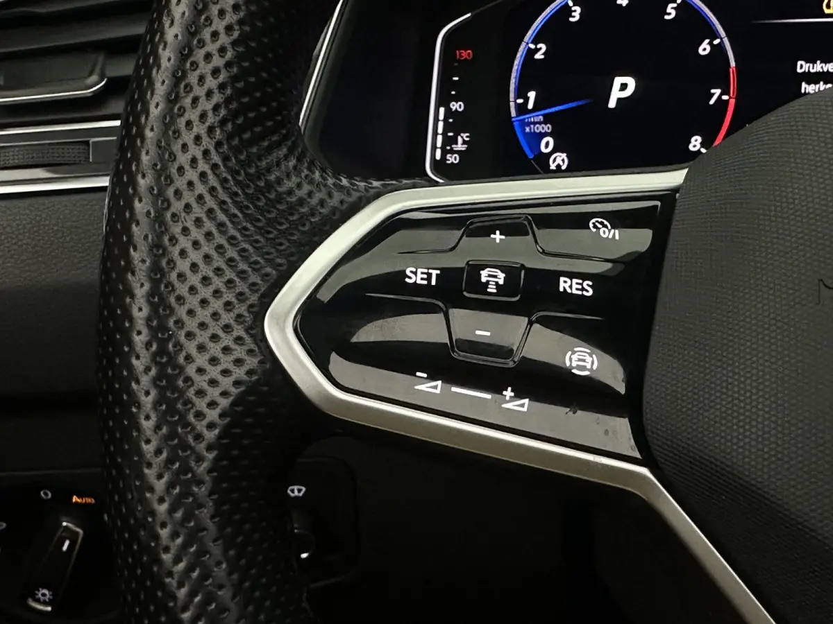 1.5 TSI R-Line 7-PERSOONS 7P IQ HEADUP PANORAMA 3X R