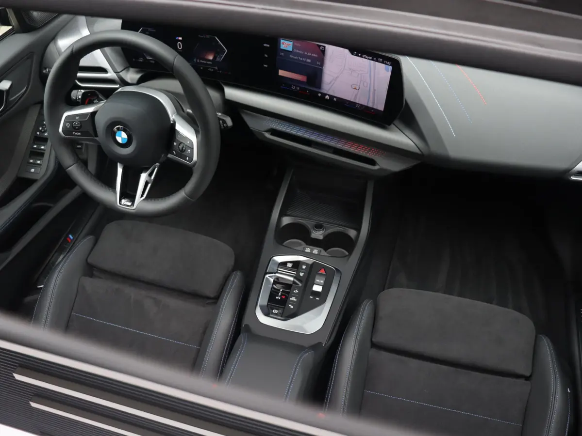 5-deurs 120 | M Sportpakket Pro | Panodak | Harman Kardon | Getint Glas | Comfort Access | Driving Assistant Plus | Elektr. Achterklep | 19'' LMV
