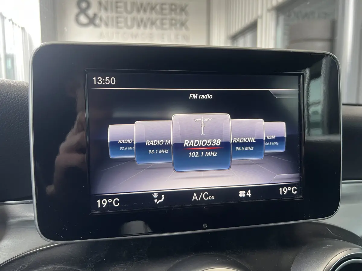 180 Premium Plus AMG | AUTOMAAT | LEDER | CAMERA | NAVI | CRUISE CONTROL | CLIMATE CONTROL | PDC V+A | LMV 18'' | LED | BLUETOOTH