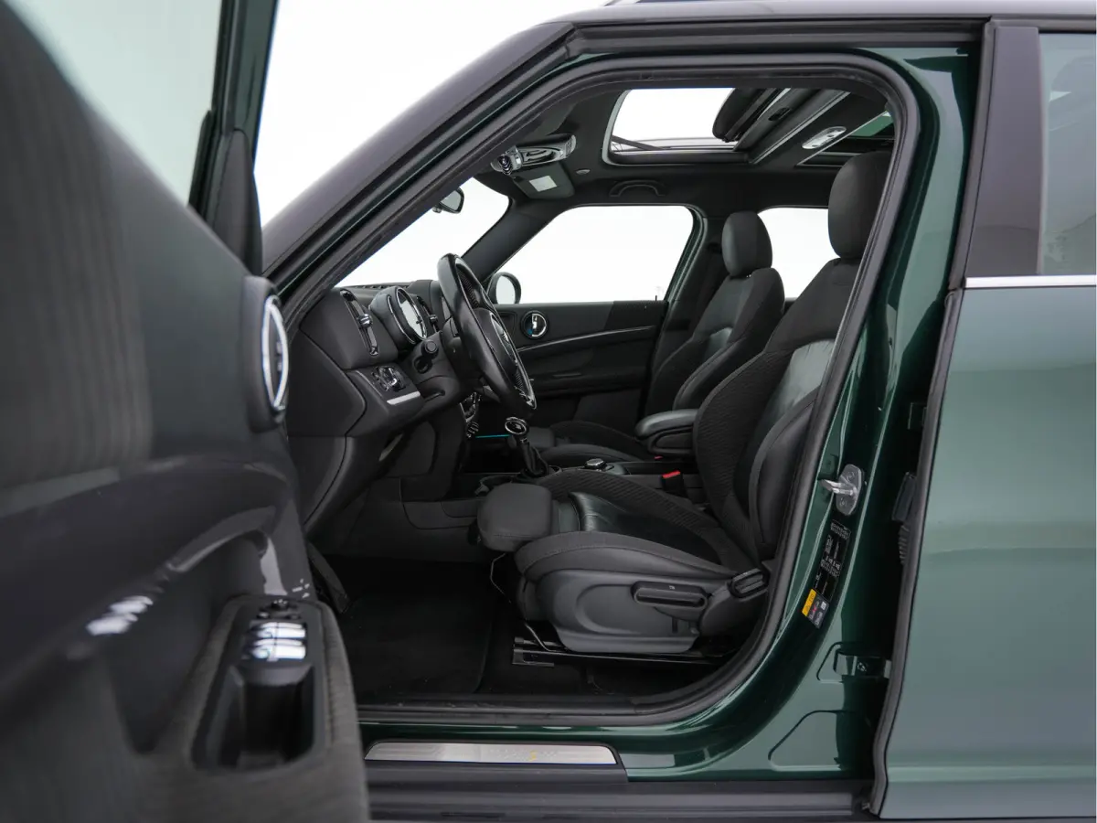 Mini 2.0 Cooper ALL4 Chili Plug-In (INCL-BTW) Aut. *PANO | LEATHER-FABRIC | FULL-LED | SPORT-SEATS | KEYLESS | NAVI-FULLMAP | ECC | AMBIENT-LIGHT | PDC | CRUISE | 18''ALU*