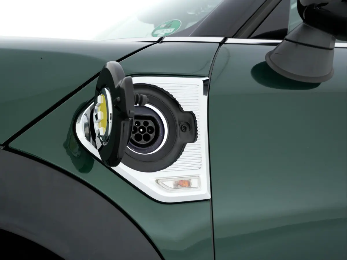 Mini 2.0 Cooper ALL4 Chili Plug-In (INCL-BTW) Aut. *PANO | LEATHER-FABRIC | FULL-LED | SPORT-SEATS | KEYLESS | NAVI-FULLMAP | ECC | AMBIENT-LIGHT | PDC | CRUISE | 18''ALU*