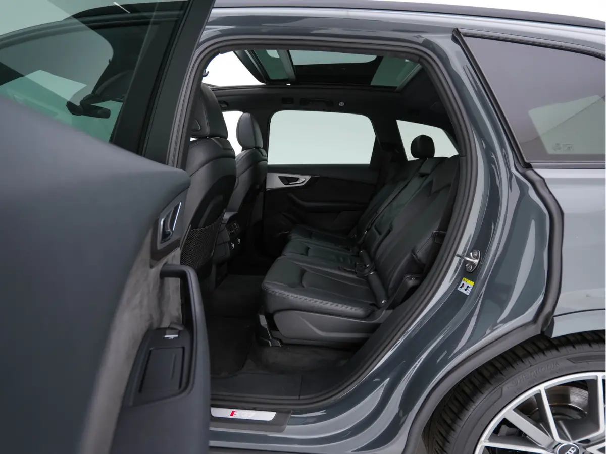 SQ7 4.0 TDI Quattro Pro Line + Aut. *PANO | LEATHER | FULL-LED | DIGI-COCKPIT | BOSE-SOUND | KEYLESS | CAMERA | NAVI-FULLMAP | HEATED/VENTILATED-COMFORTSEATS | SHIFT-PADDLES | CARBON-INLAY |