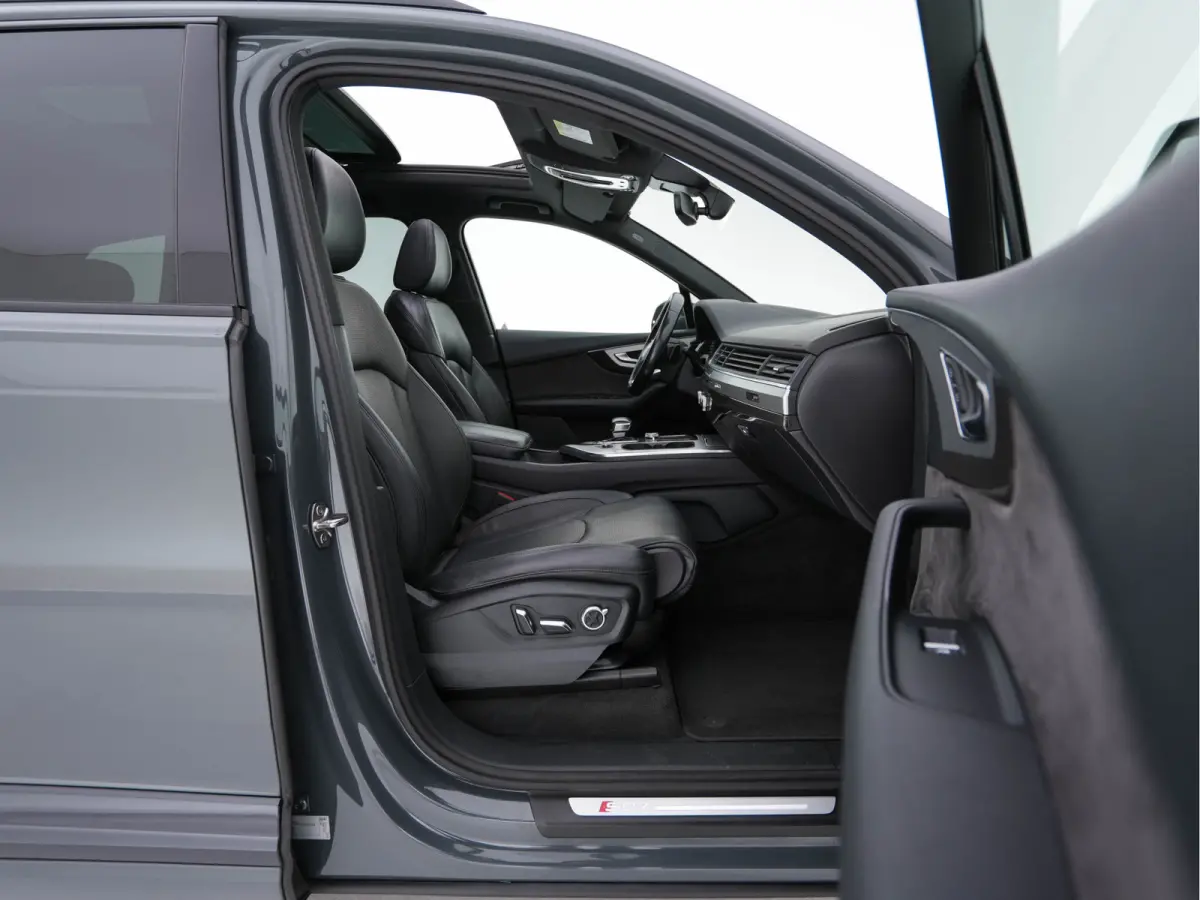SQ7 4.0 TDI Quattro Pro Line + Aut. *PANO | LEATHER | FULL-LED | DIGI-COCKPIT | BOSE-SOUND | KEYLESS | CAMERA | NAVI-FULLMAP | HEATED/VENTILATED-COMFORTSEATS | SHIFT-PADDLES | CARBON-INLAY |