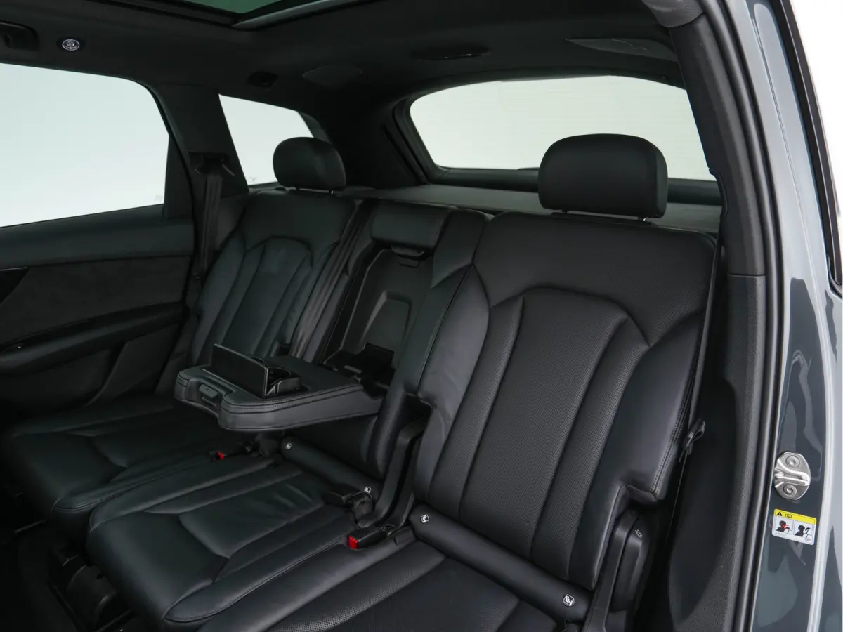 SQ7 4.0 TDI Quattro Pro Line + Aut. *PANO | LEATHER | FULL-LED | DIGI-COCKPIT | BOSE-SOUND | KEYLESS | CAMERA | NAVI-FULLMAP | HEATED/VENTILATED-COMFORTSEATS | SHIFT-PADDLES | CARBON-INLAY |