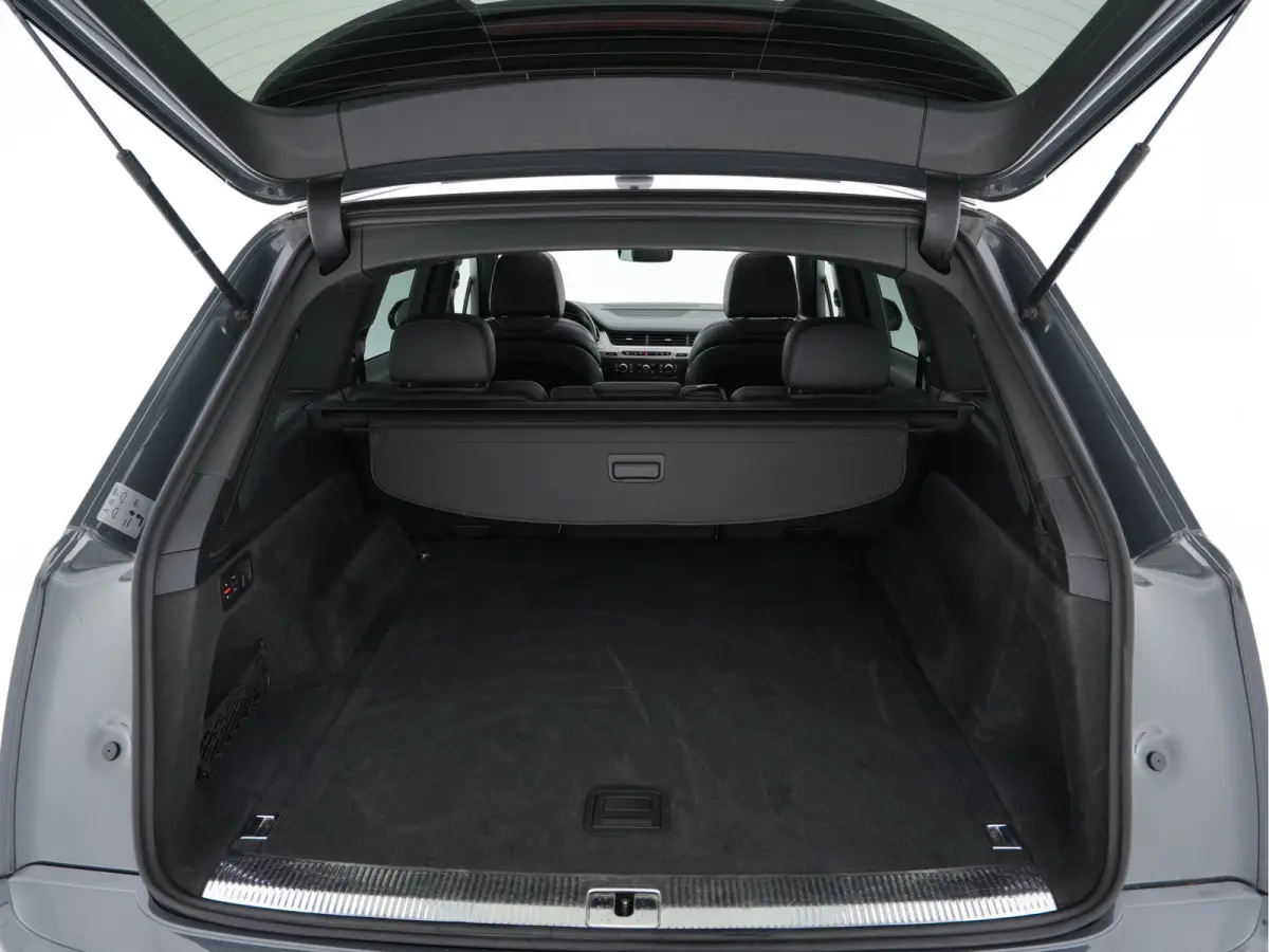 SQ7 4.0 TDI Quattro Pro Line + Aut. *PANO | LEATHER | FULL-LED | DIGI-COCKPIT | BOSE-SOUND | KEYLESS | CAMERA | NAVI-FULLMAP | HEATED/VENTILATED-COMFORTSEATS | SHIFT-PADDLES | CARBON-INLAY |