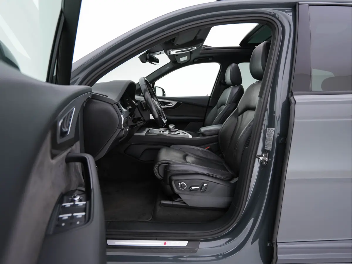 SQ7 4.0 TDI Quattro Pro Line + Aut. *PANO | LEATHER | FULL-LED | DIGI-COCKPIT | BOSE-SOUND | KEYLESS | CAMERA | NAVI-FULLMAP | HEATED/VENTILATED-COMFORTSEATS | SHIFT-PADDLES | CARBON-INLAY |