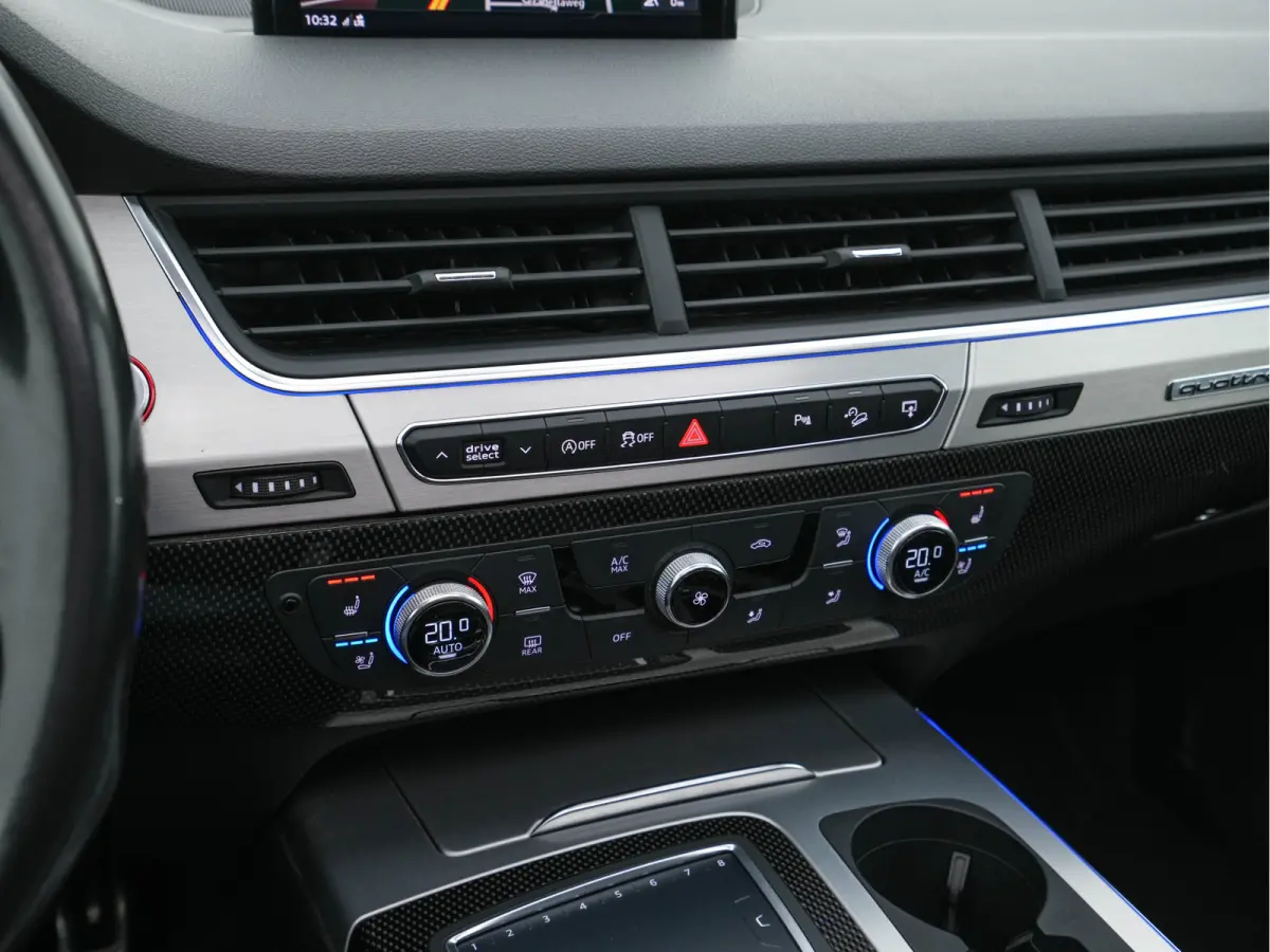 SQ7 4.0 TDI Quattro Pro Line + Aut. *PANO | LEATHER | FULL-LED | DIGI-COCKPIT | BOSE-SOUND | KEYLESS | CAMERA | NAVI-FULLMAP | HEATED/VENTILATED-COMFORTSEATS | SHIFT-PADDLES | CARBON-INLAY |
