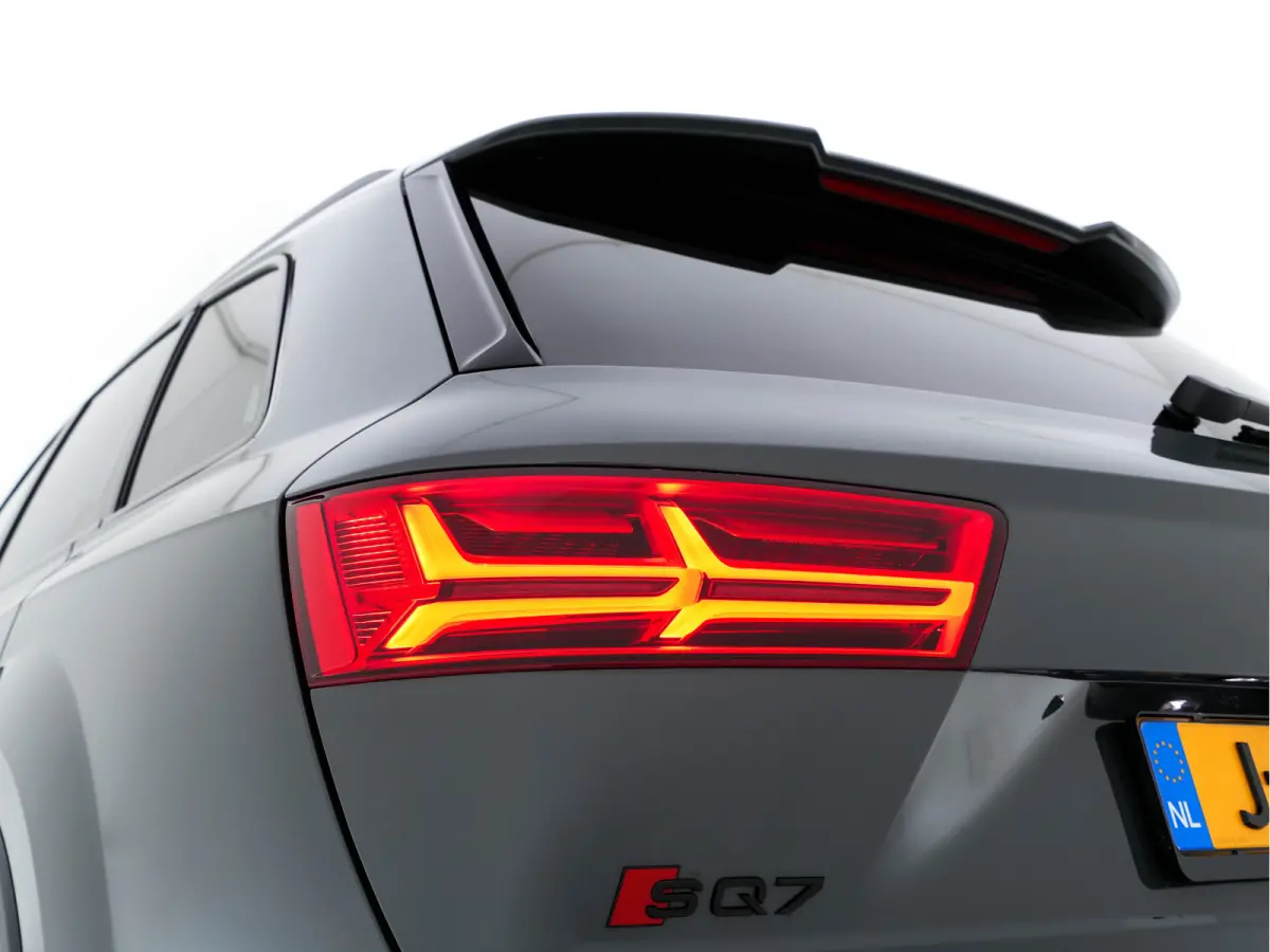 SQ7 4.0 TDI Quattro Pro Line + Aut. *PANO | LEATHER | FULL-LED | DIGI-COCKPIT | BOSE-SOUND | KEYLESS | CAMERA | NAVI-FULLMAP | HEATED/VENTILATED-COMFORTSEATS | SHIFT-PADDLES | CARBON-INLAY |