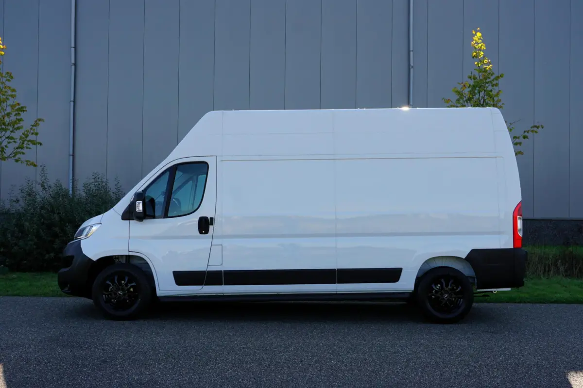 2.2 BlueHDi 140 L3H3 3.5t BPM vrij |Nieuw |Camera |Cruise |Navi |Airco |Extra hoog |EURO6D |3500 KG