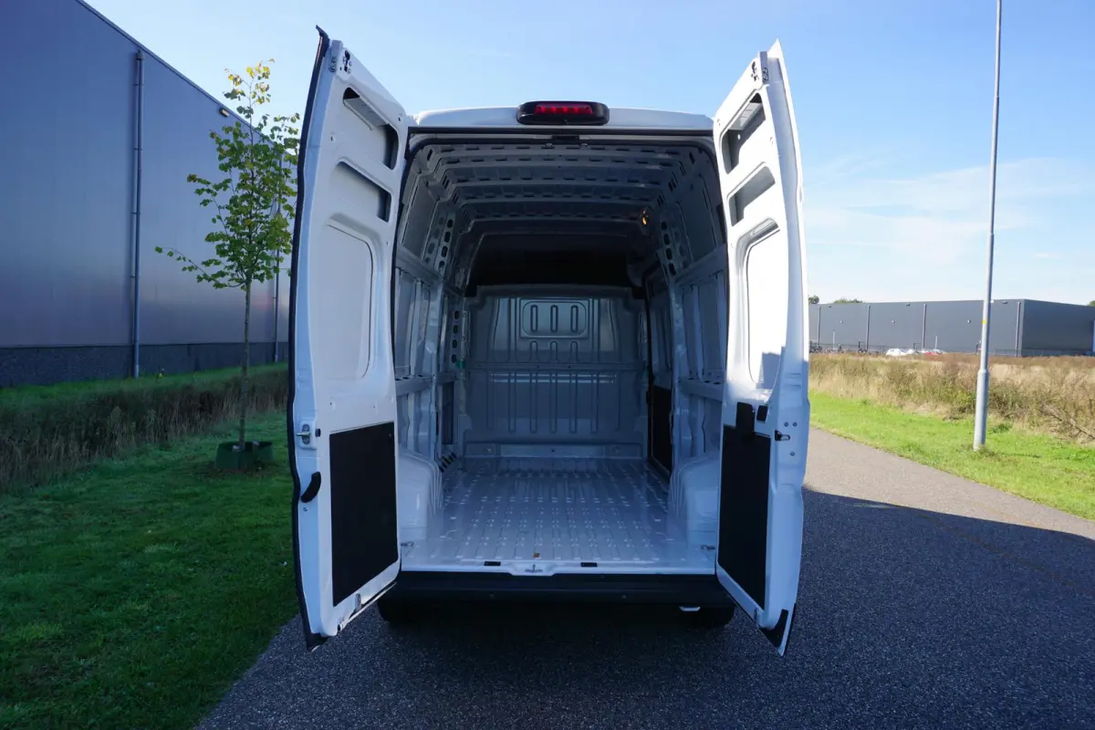2.2 BlueHDi 140 L3H3 3.5t BPM vrij |Nieuw |Camera |Cruise |Navi |Airco |Extra hoog |EURO6D |3500 KG