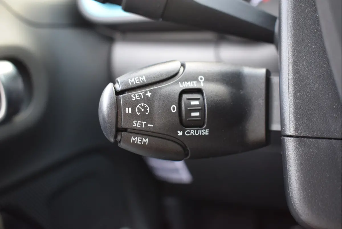 1.2 Feel | NL-Auto | Navi | Climate Control | Full LED