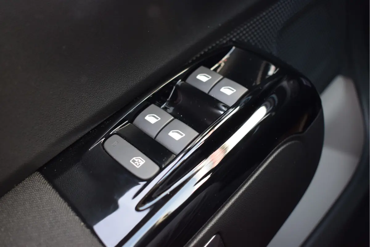 1.2 Feel | NL-Auto | Navi | Climate Control | Full LED