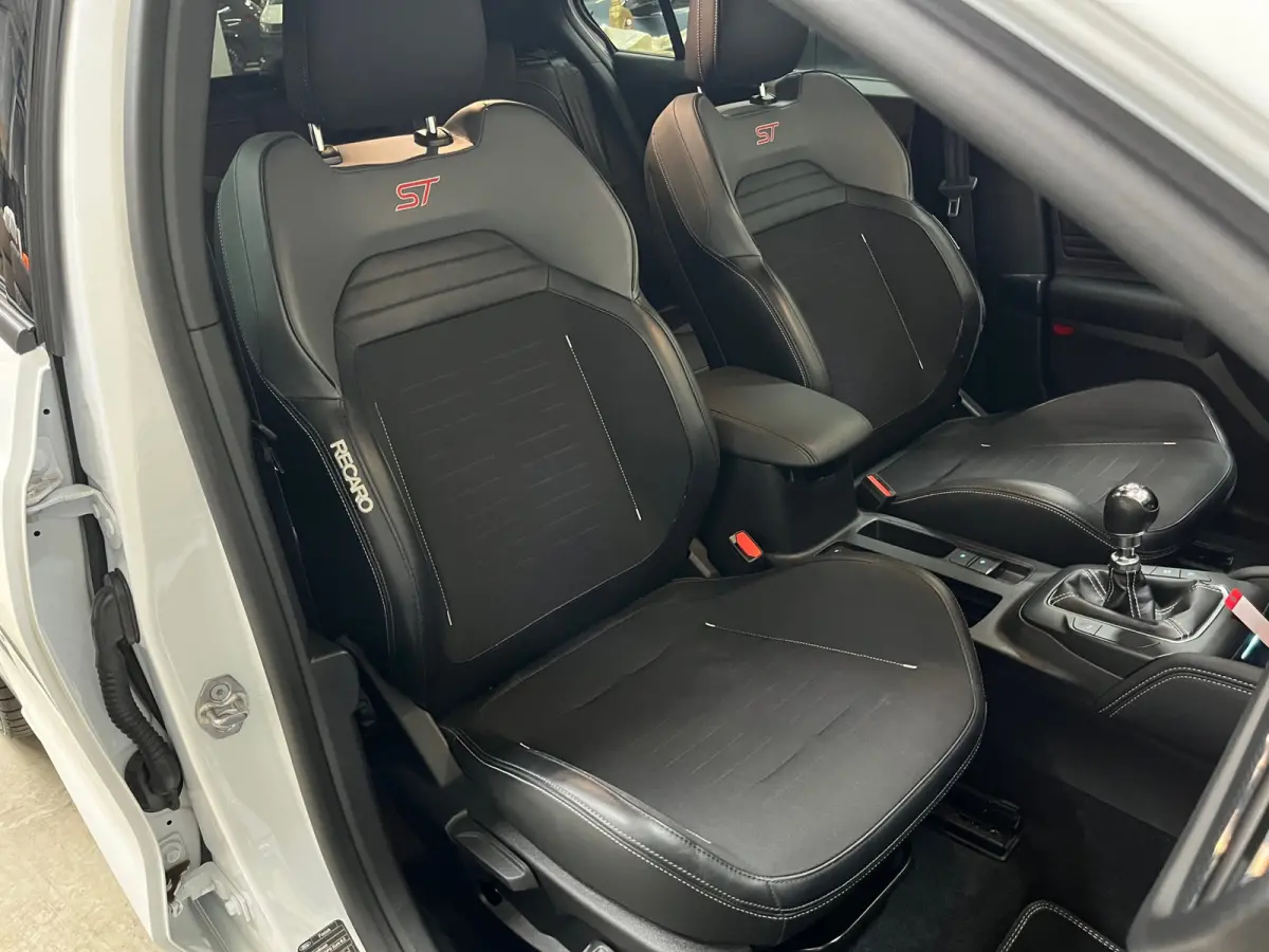 2.3 EcoBoost ST-3 280PK | Apple Carplay | Climate Control | Recaro | Stoel- Stuurverwarming | Verwarmbare Voorruit |