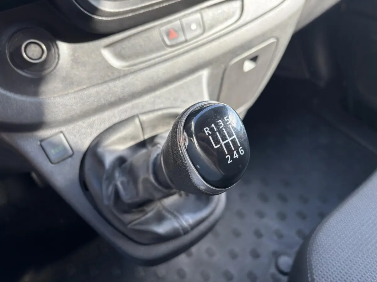 2.0 dCi 120 T27 L1H1Comfort*3PERS.*HAAK*CRUISE*A/C