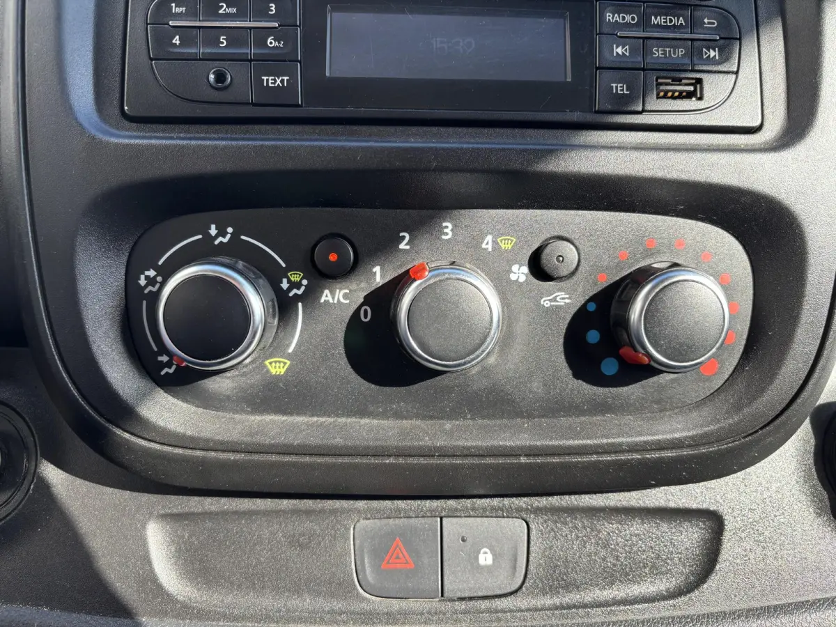2.0 dCi 120 T27 L1H1Comfort*3PERS.*HAAK*CRUISE*A/C