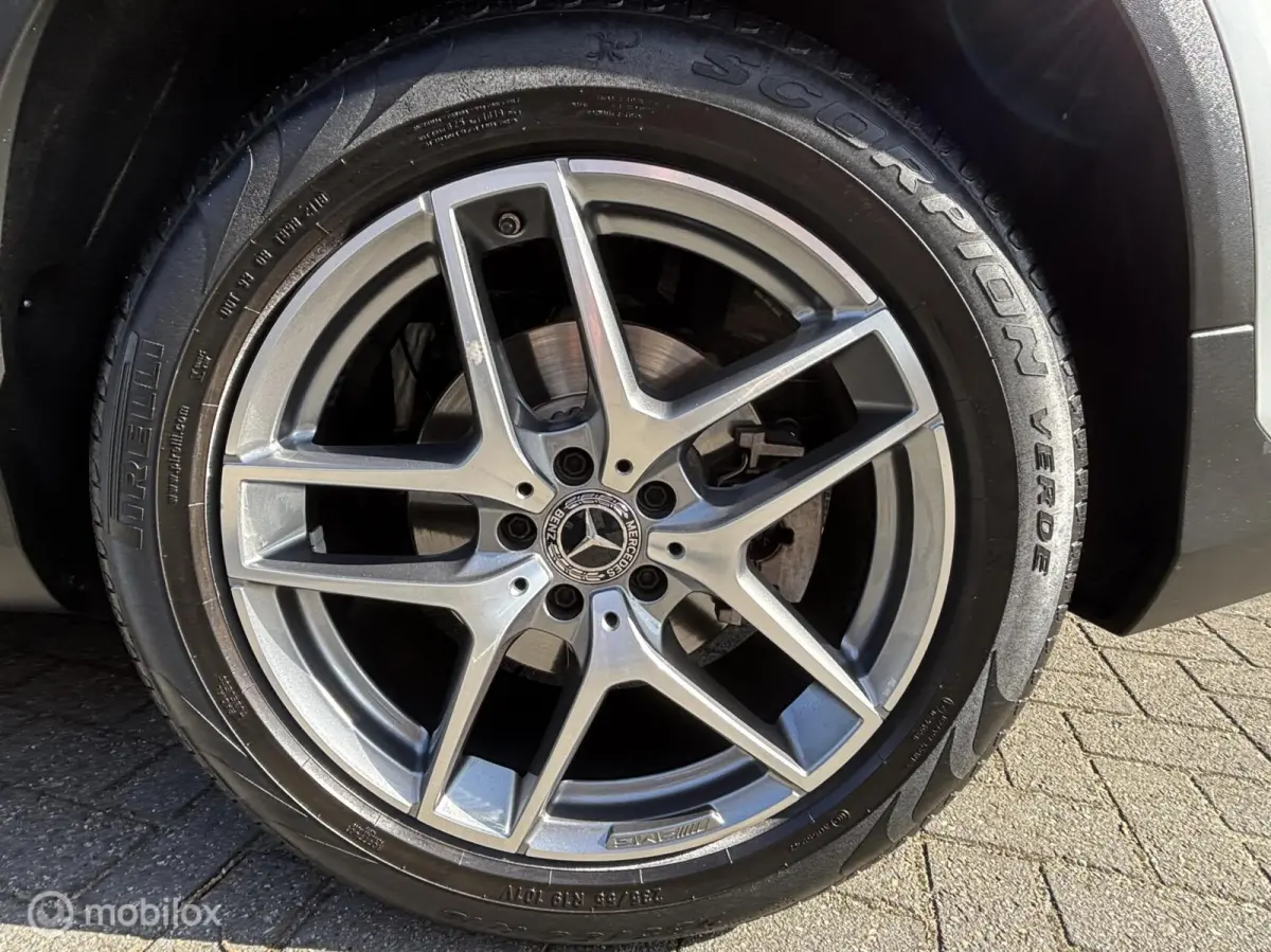 250 4MATIC Premium AMG Navi ECC Pano ILS 19"LM Camera Privacy glas