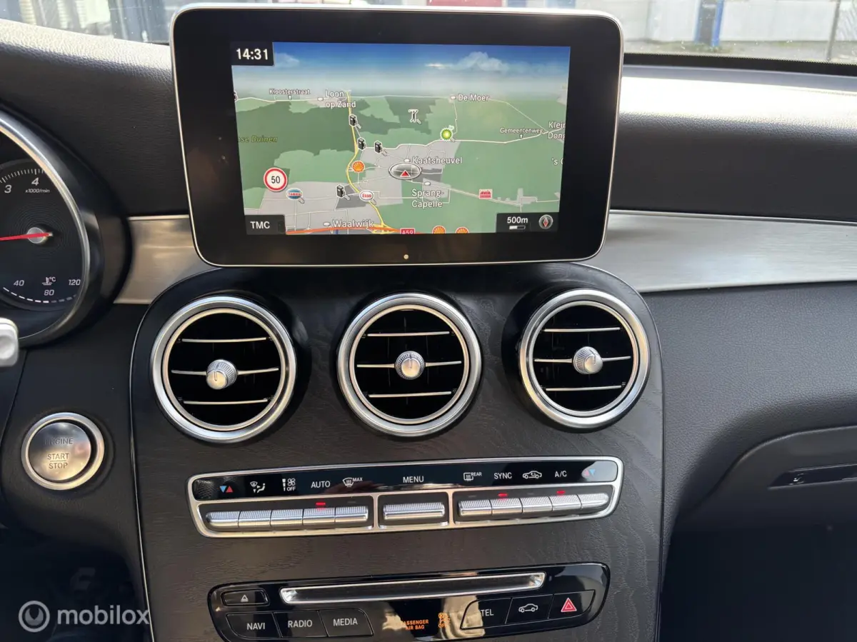 250 4MATIC Premium AMG Navi ECC Pano ILS 19"LM Camera Privacy glas