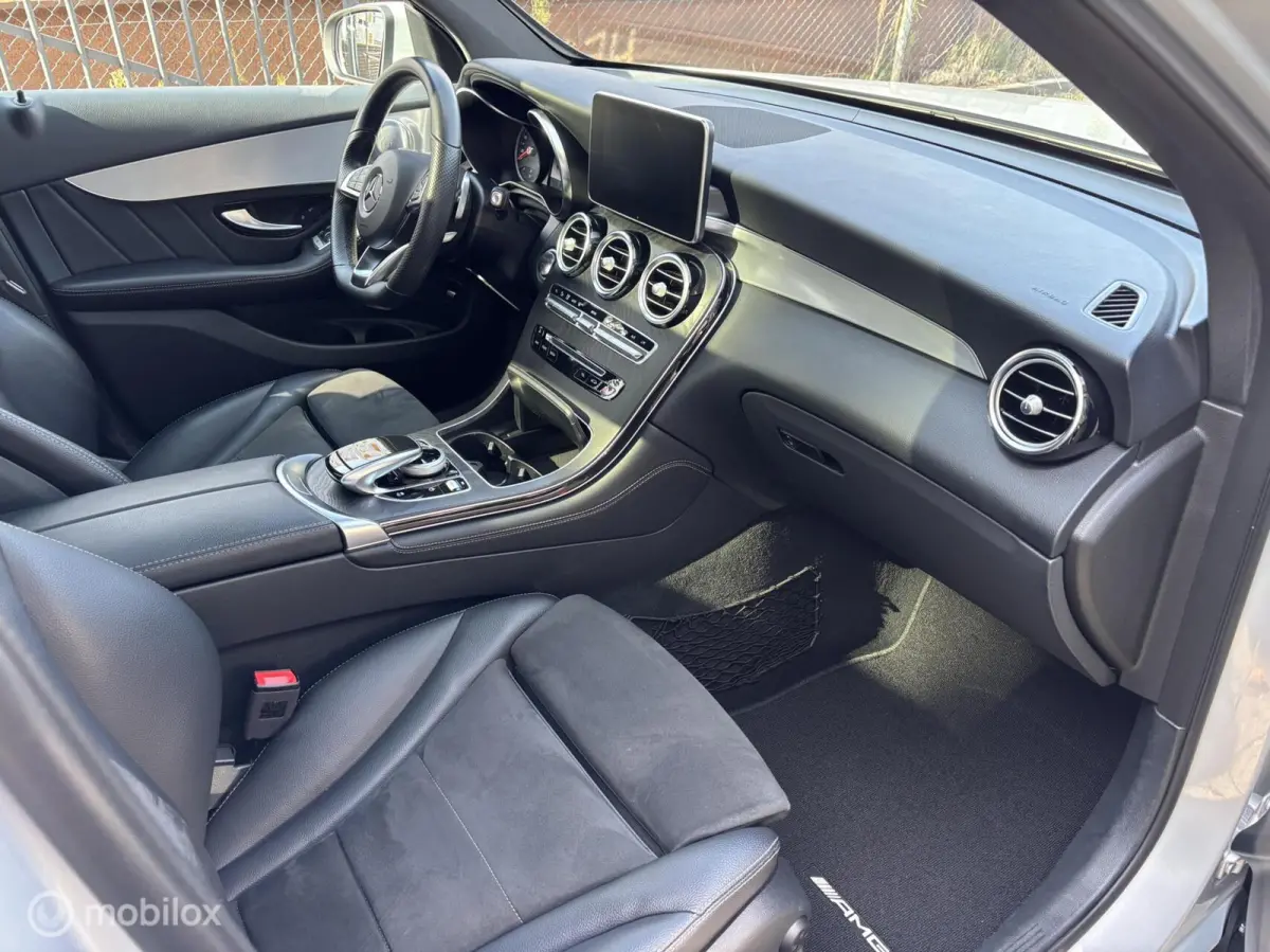 250 4MATIC Premium AMG Navi ECC Pano ILS 19"LM Camera Privacy glas