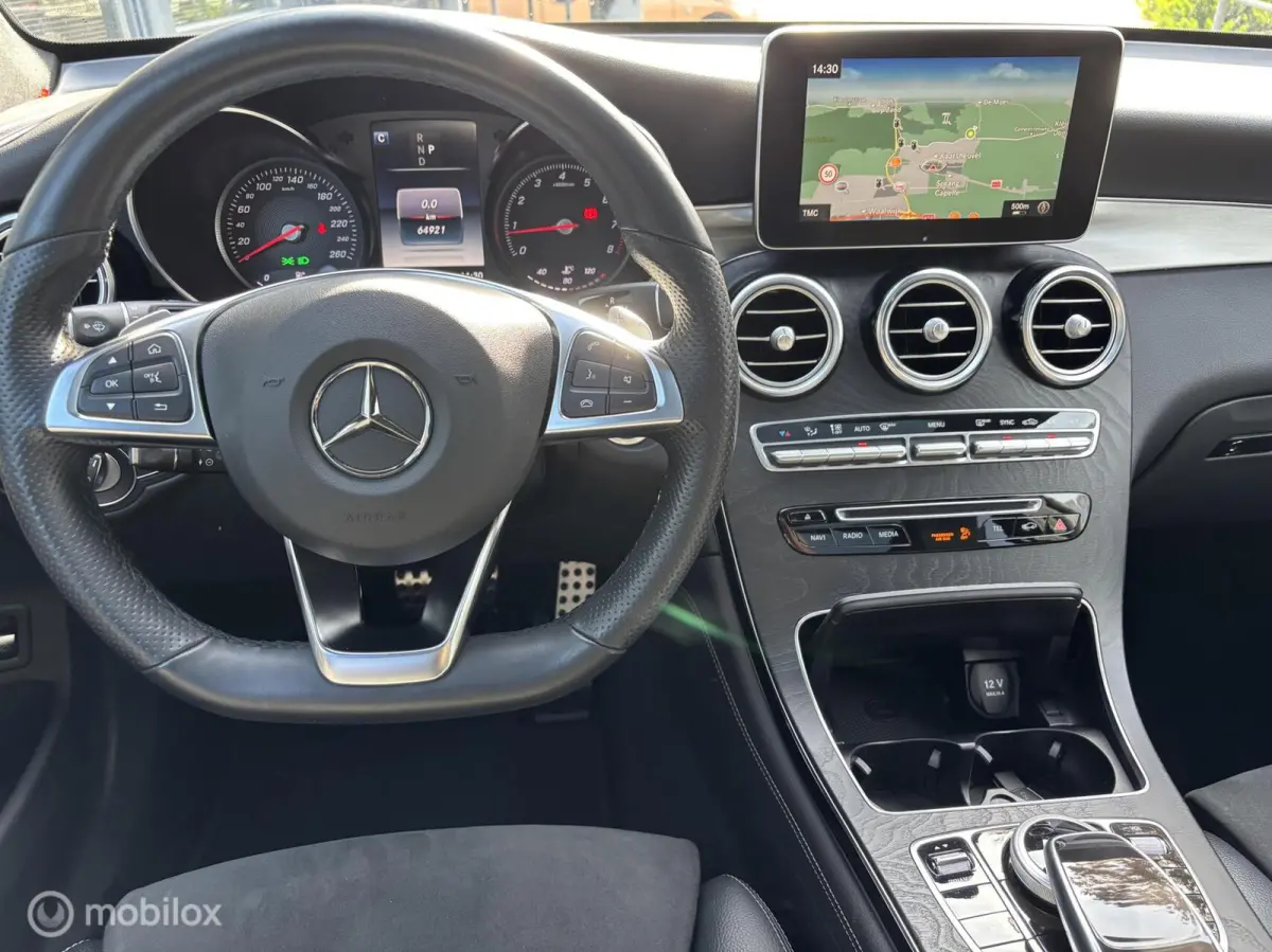 250 4MATIC Premium AMG Navi ECC Pano ILS 19"LM Camera Privacy glas