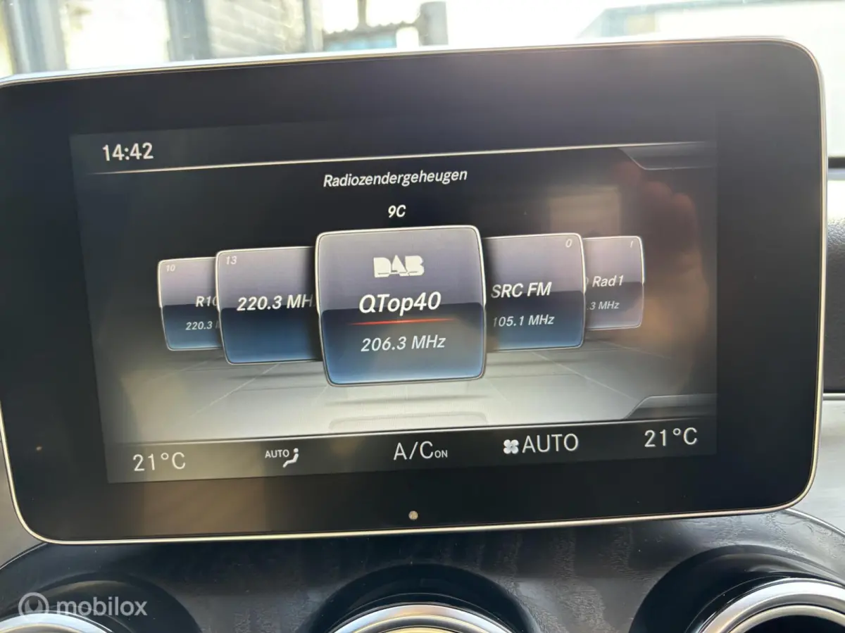 250 4MATIC Premium AMG Navi ECC Pano ILS 19"LM Camera Privacy glas