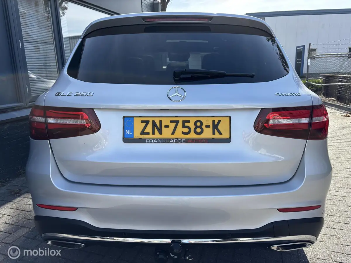 250 4MATIC Premium AMG Navi ECC Pano ILS 19"LM Camera Privacy glas