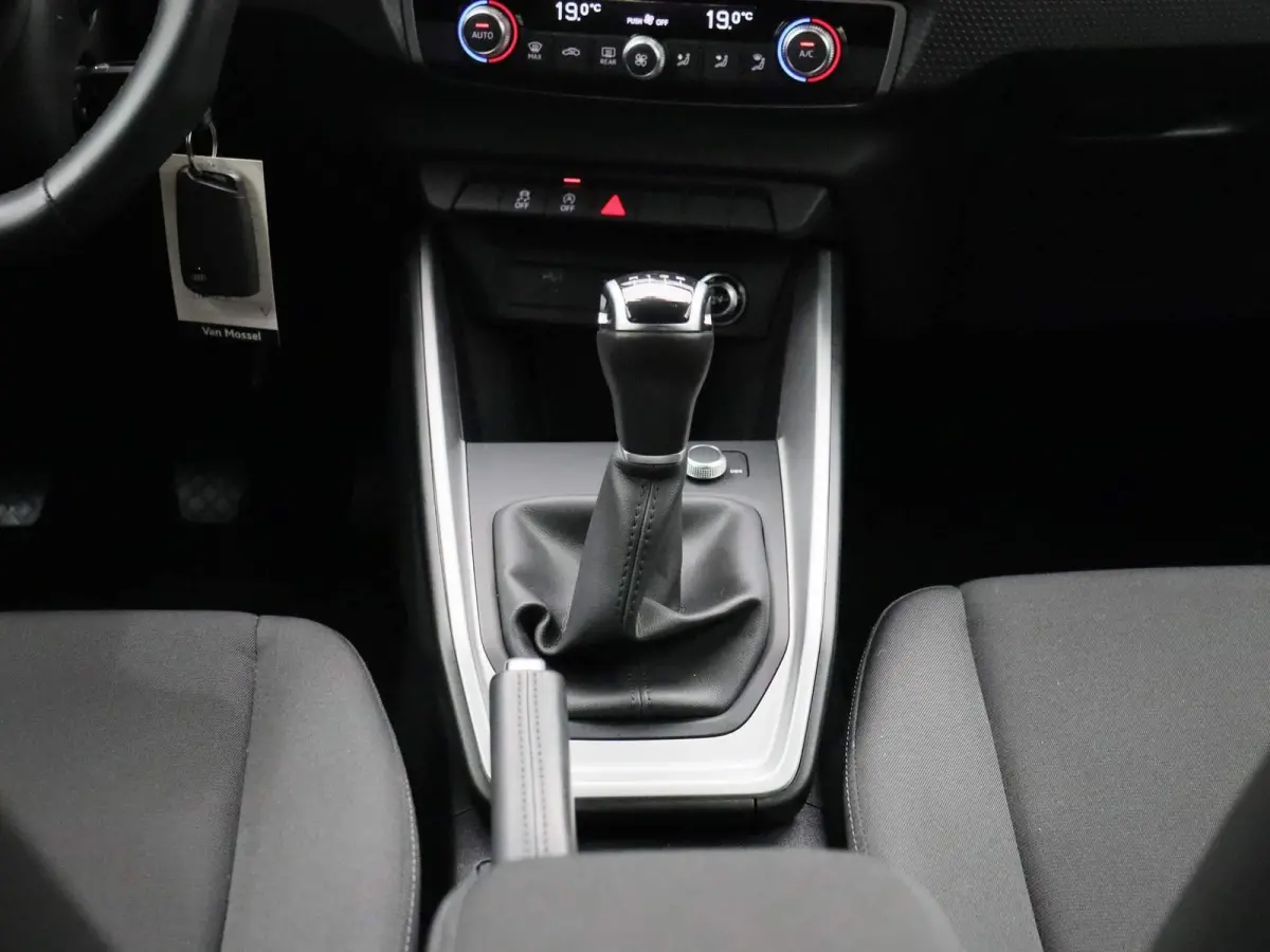 25 TFSI Advanced Edition 95 PK | Demo | S-line | Virtual cockpit | LED | Climate control | Cruise control | Privacy glas | Lichtmetalen velgen |