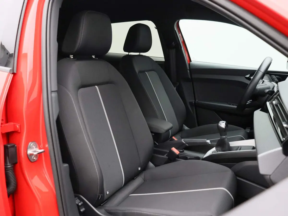 25 TFSI Advanced Edition 95 PK | Demo | S-line | Virtual cockpit | LED | Climate control | Cruise control | Privacy glas | Lichtmetalen velgen |