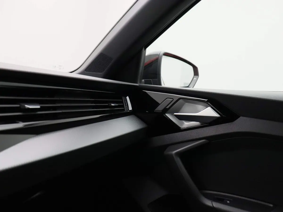25 TFSI Advanced Edition 95 PK | Demo | S-line | Virtual cockpit | LED | Climate control | Cruise control | Privacy glas | Lichtmetalen velgen |