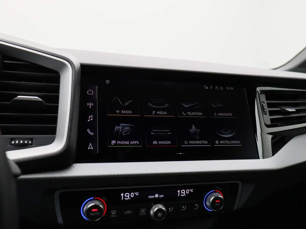 25 TFSI Advanced Edition 95 PK | Demo | S-line | Virtual cockpit | LED | Climate control | Cruise control | Privacy glas | Lichtmetalen velgen |