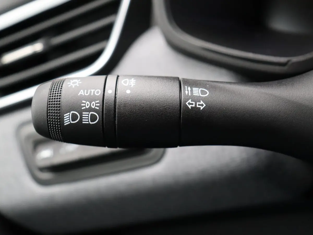 TCe 90pk Evolution | Airco | Parkeersensoren achter | Cruise control | Apple carplay | Vierseizoenbanden |