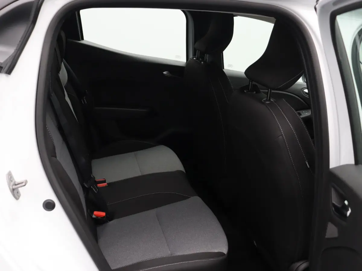 TCe 90pk Evolution | Airco | Parkeersensoren achter | Cruise control | Apple carplay | Vierseizoenbanden |