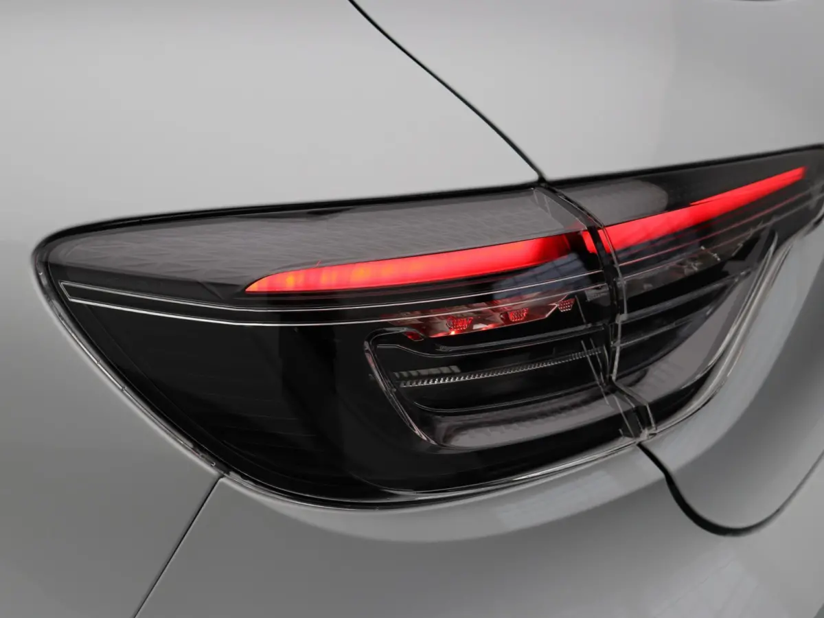 TCe 90pk Evolution | Airco | Parkeersensoren achter | Cruise control | Apple carplay | Vierseizoenbanden |