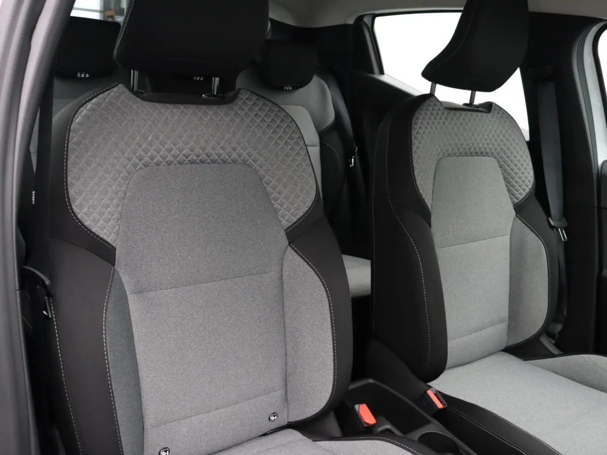 TCe 90pk Evolution | Airco | Parkeersensoren achter | Cruise control | Apple carplay | Vierseizoenbanden |