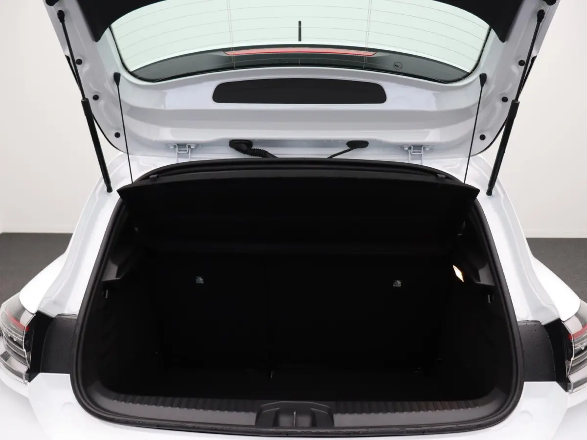 TCe 90pk Evolution | Airco | Parkeersensoren achter | Cruise control | Apple carplay | Vierseizoenbanden |