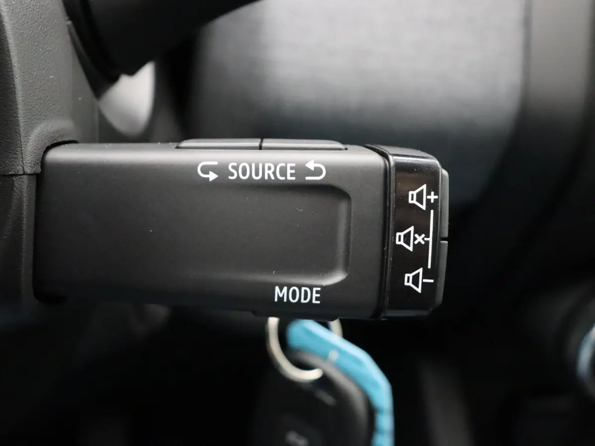 TCe 90pk Evolution | Airco | Parkeersensoren achter | Cruise control | Apple carplay | Vierseizoenbanden |