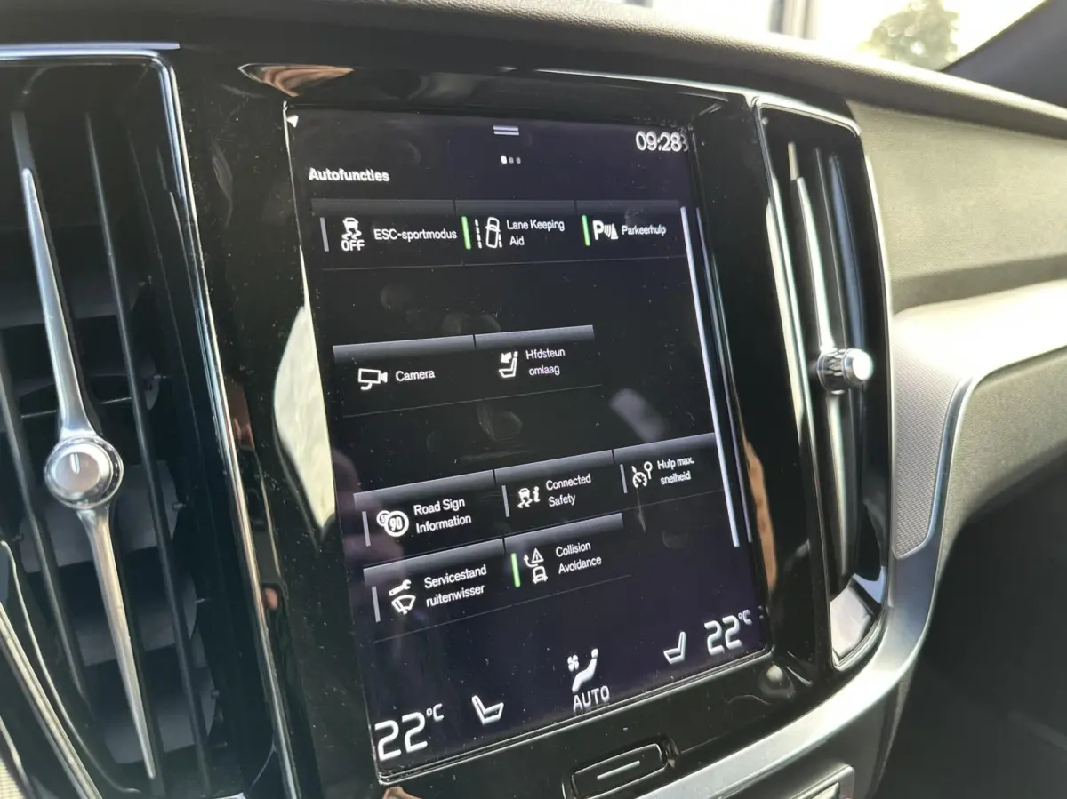 2.0 T8 AWD R-Design 455PK Long Range Trekhaak HK